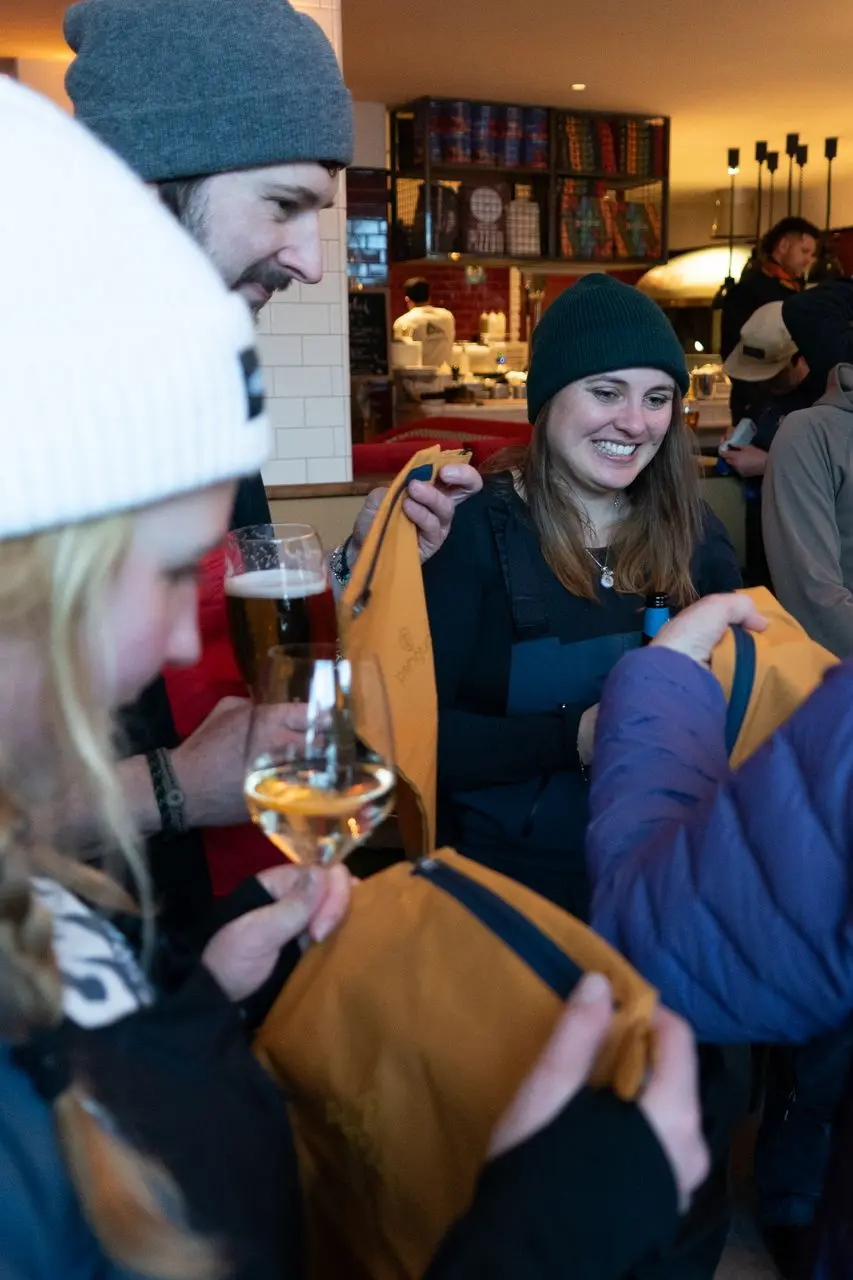 LawinenkurseArosa x Penguin Powderwear Gutschi Arosa Give Away