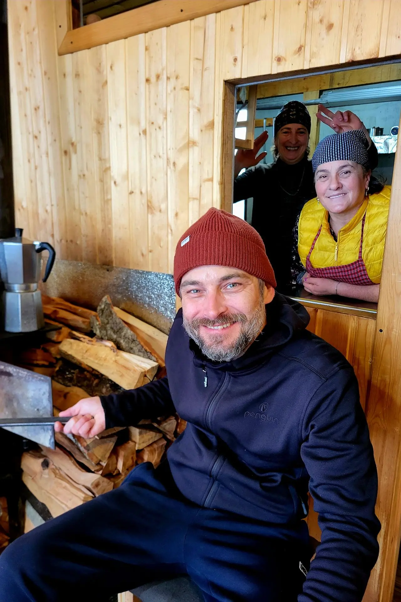 Penguin Powderproject Project X Georgia  Hütte