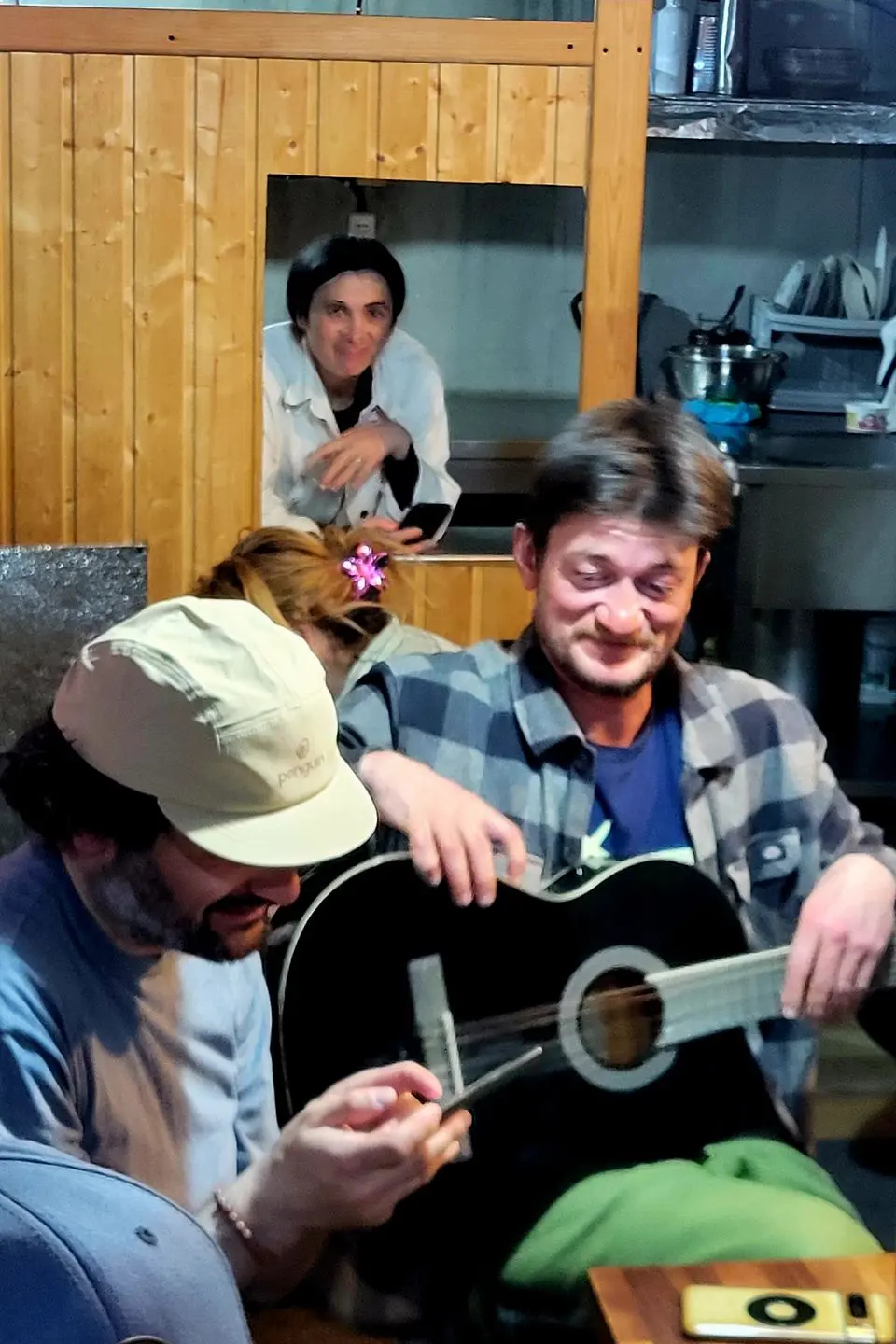 Penguin Powderproject Project X Georgia  Hütte