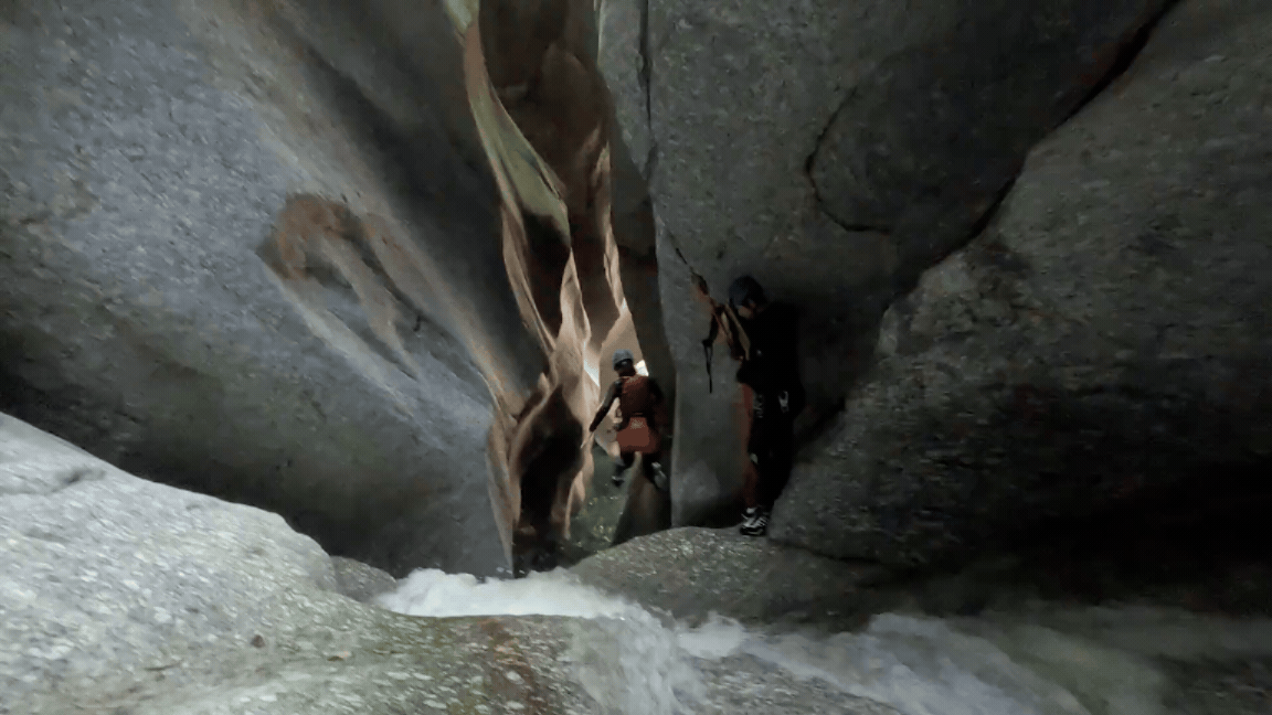 Canyoning Penguin Event jump