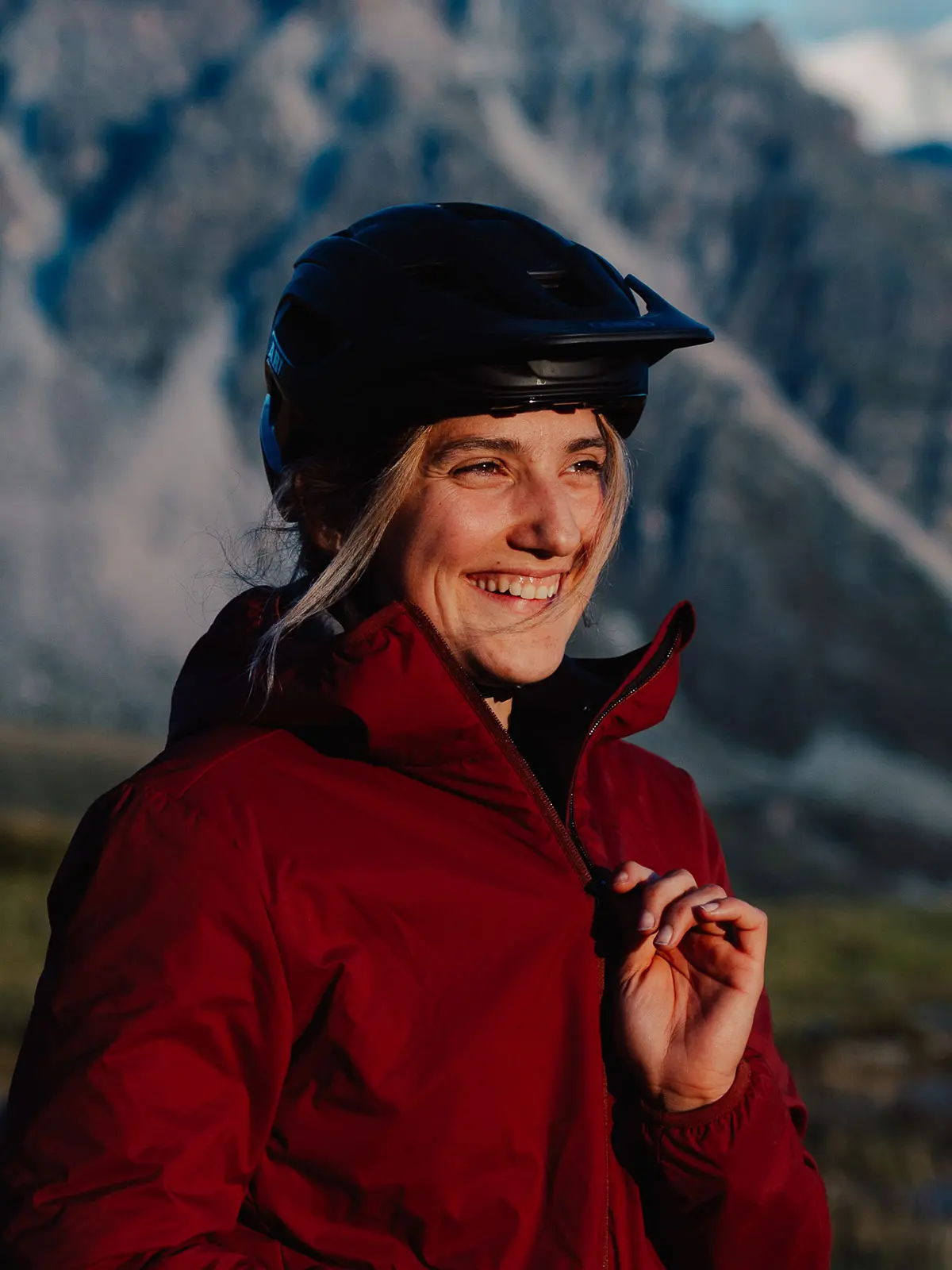 frau in pinneco isolations jacke Penguin powderwear 