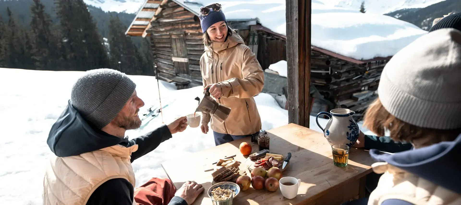 Penguin Lifestyle Skihütte Morning