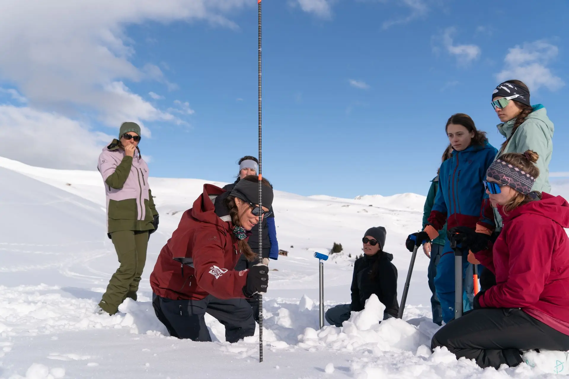 Penguin ladies touring lawinenkurse Arosa