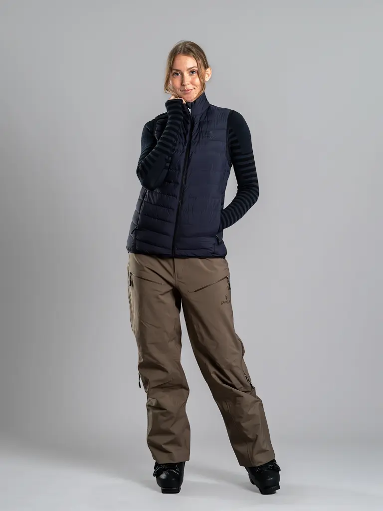 275-17-Women-Down-Vest-Midnight-RGB2.webp